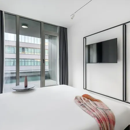Ibis Stadium 3*