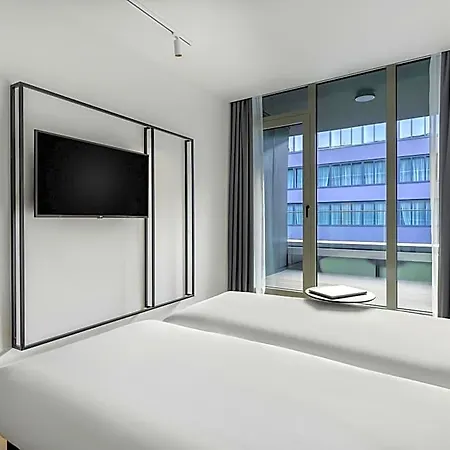 Hotel Ibis Stadium 3*