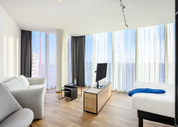 Ibis Stadium 3*