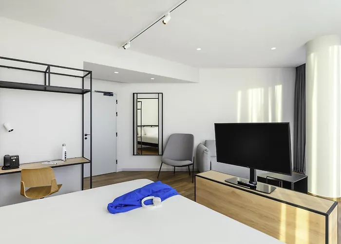 Hotel Ibis Stadium 3*