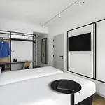 Отель Ibis Stadium 3*