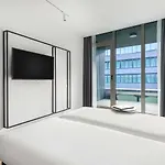 Отель Ibis Stadium 3*