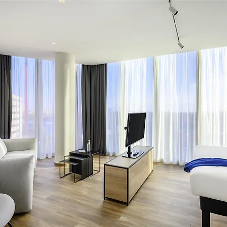 Ibis Stadium 3*
