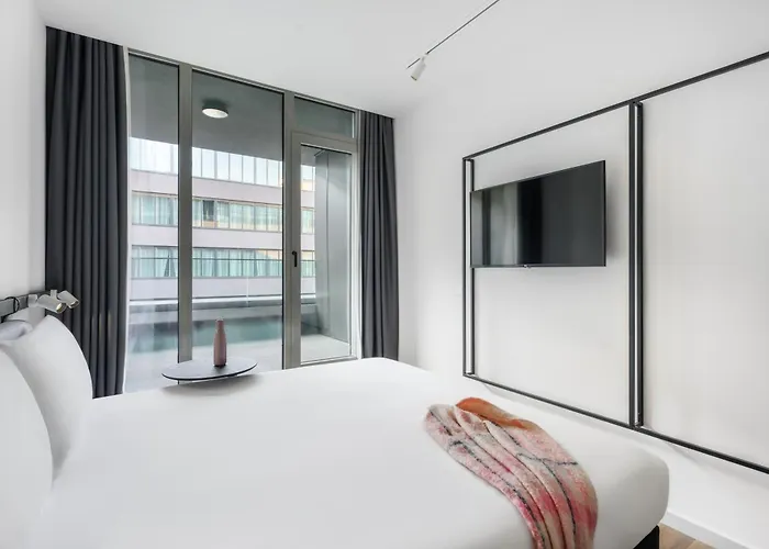 Ibis Stadium 3*
