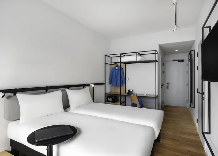 Ibis Stadium מלון 3*