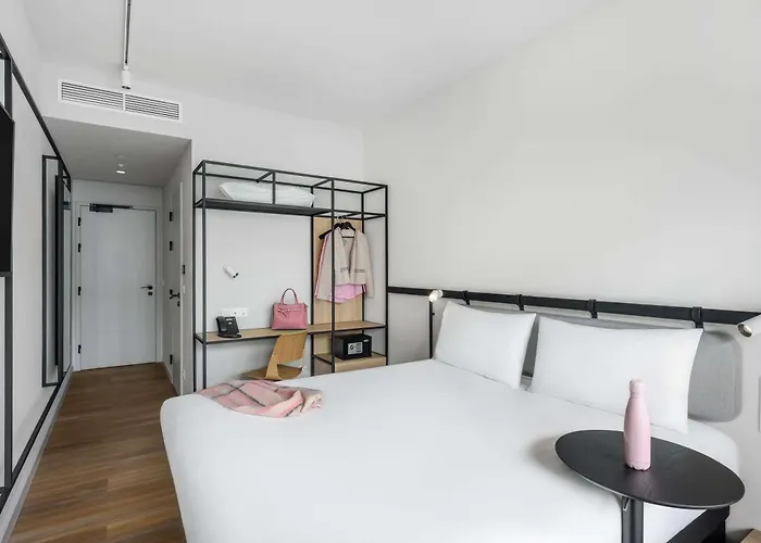 Ibis Stadium 3*